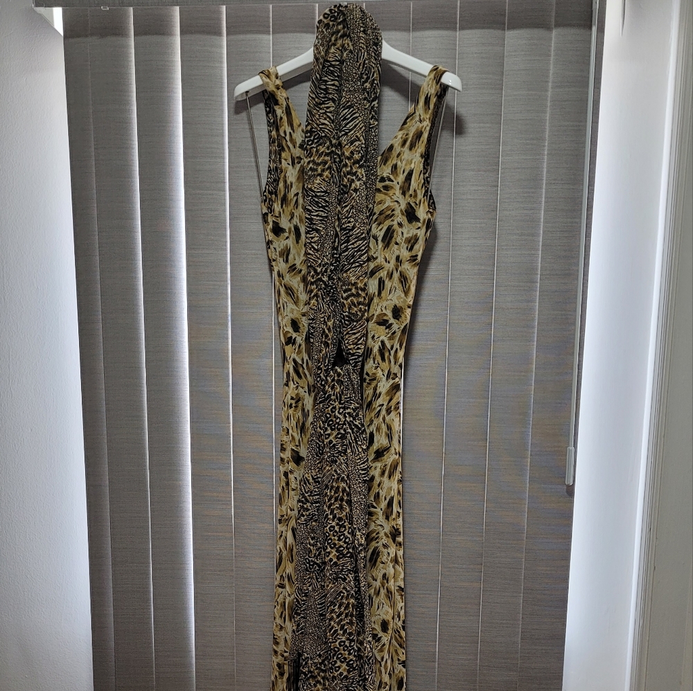 EUC/ JASMINE ANIMAL PRINT REVERSIBLE MAXI DRESS W / SCARF